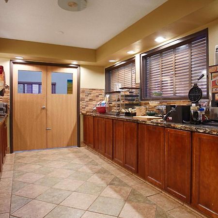 Best Western Alexandria Inn Екстериор снимка