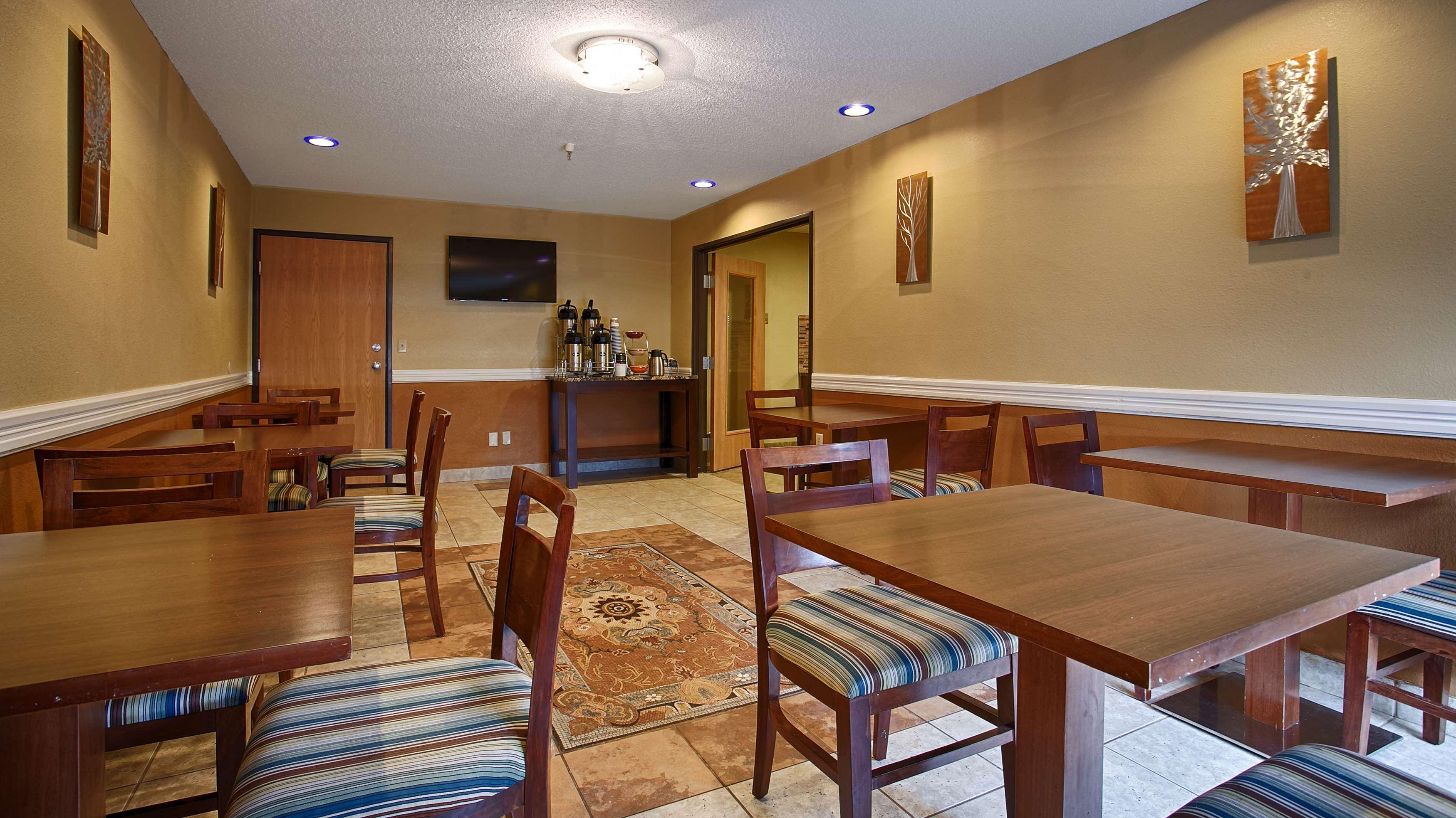 Best Western Alexandria Inn Екстериор снимка