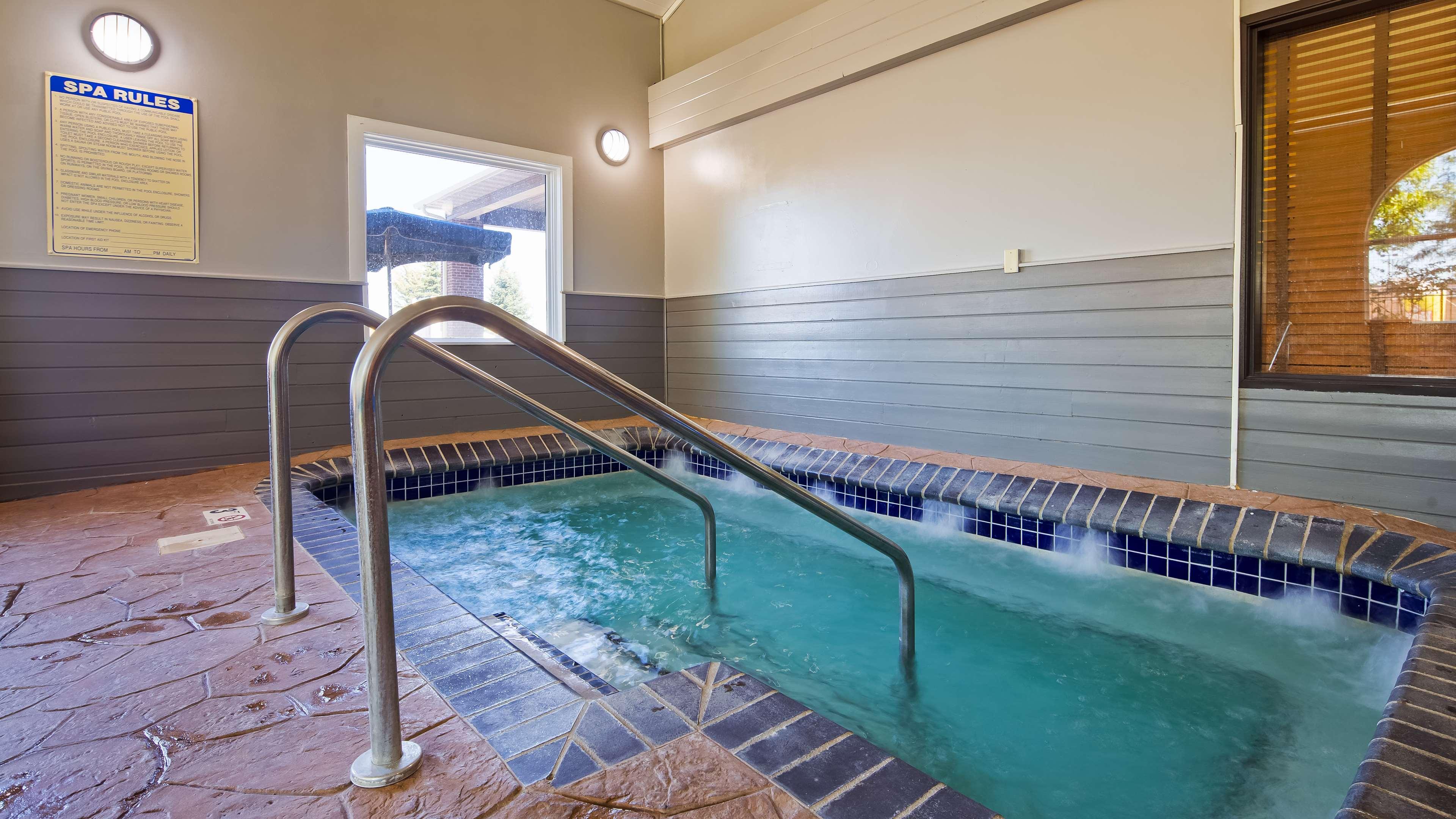 Best Western Alexandria Inn Екстериор снимка
