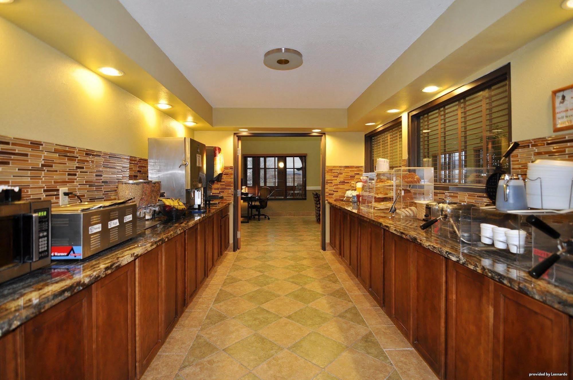 Best Western Alexandria Inn Екстериор снимка